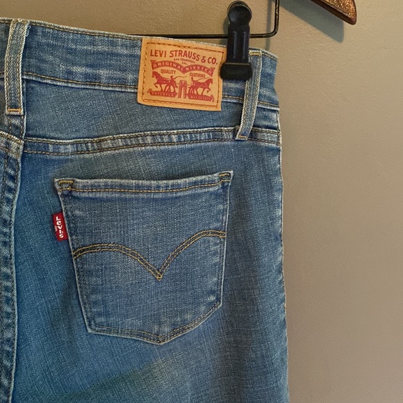 Levi Jeans - Picture 3 of 6